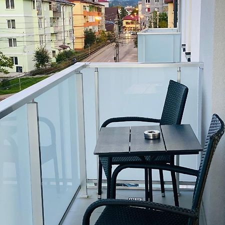 Luxury King Apartment Campulung Moldovenesc Bagian luar foto